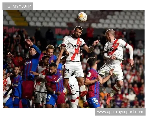 比利亚雷亚尔4-0巴列卡诺，主场大捷